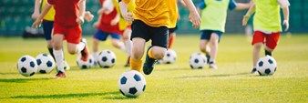 onderweg-met-de-kinderen-naar-de-sportvelden